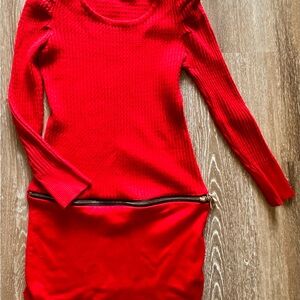 Vibrant Red Crew Neck Sweater with Long Sleeves